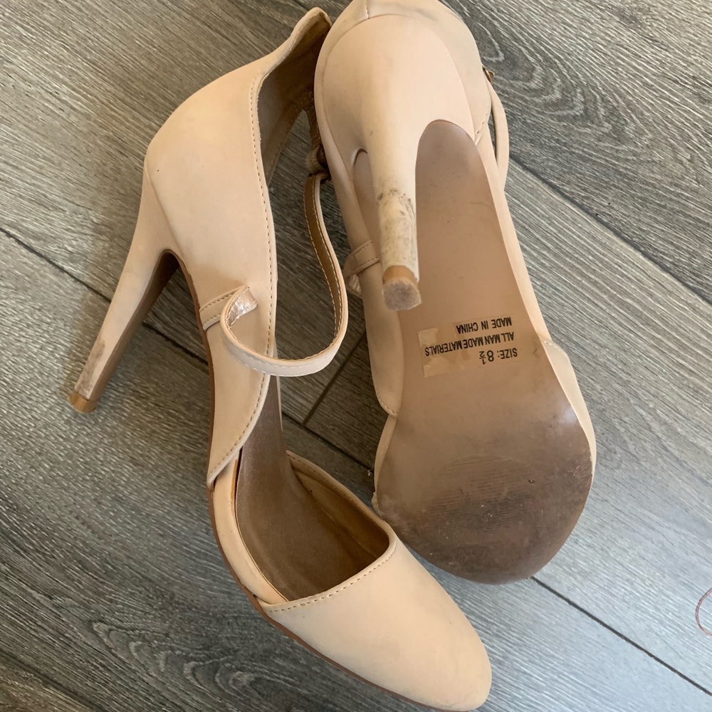 Cream Heels - Picture 3 of 3